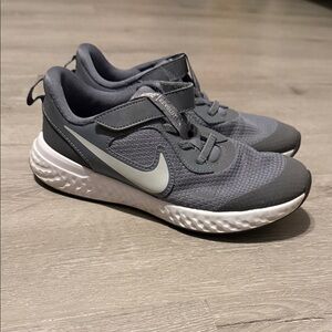 Nike Revolution Kids' Gray Mesh Sneakers with White Swoosh